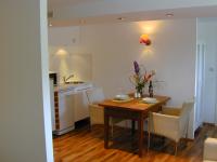 Eßtisch Bild 5: Apartment Burde in Berlin Buckow 2