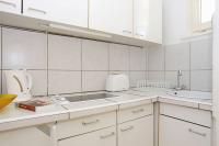 Bild 8: Zentral! Niedliches 1-Zi.-Apartment (34 qm) - (Nr. 01) (English text below)