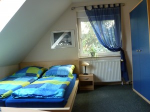 Bild: Zimmer im EFH, Pool, Garten, Terrassen